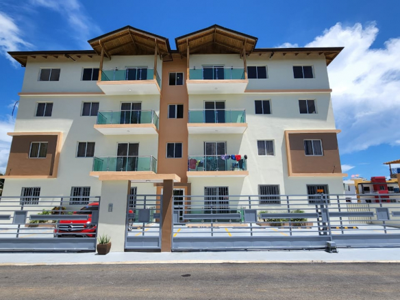APARTAMENTOS DE ALQUILER DE 3 HABITACIONES, 2 BAÑOS EN LA PARTE ALTA, URB. JOSE LUCAS
