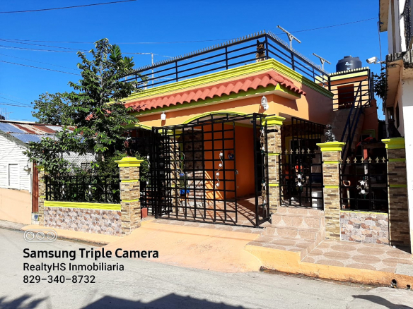 CASA DE VENTA EN EL SECTOR DE BUENOS AIRES DE NAGUA