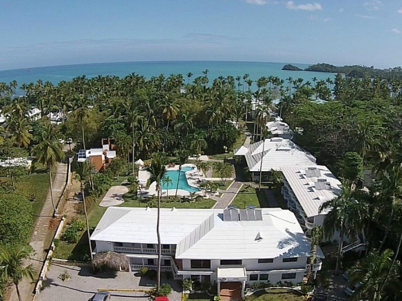 HOTEL DE VENTA EN PRIMERA LINEA DE PLAYA BONITA, LAS TERRENAS, DE 85 HABITACIONES, CALIFICADO 4 ESTRELLA CON UN 70% EN FUNCIONAMIENTO