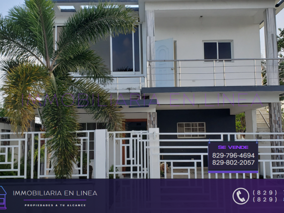 SE VENDE EXCELENTE CASA CON ESTILO MODERNO