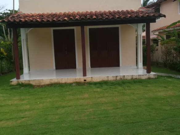 HERMOSA VILLA EN LAS TERRENAS RESIDENCIAL FRENTE A LA PLAYA LAS BALLENAS