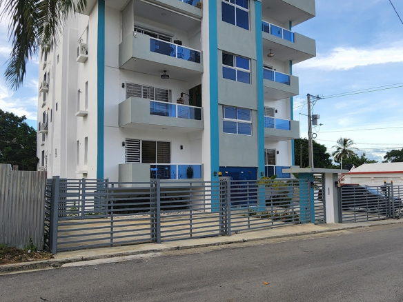 📌Apartamento Semi-Amueblado de Alquiler 1er Nivel🏡