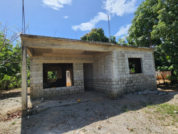 Casa Mejora con 159 Mts2 de Construcción de Venta en Zona Rural de Nagua