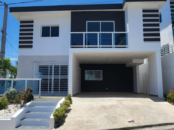 📌Casa de Dos Niveles de Alquiler