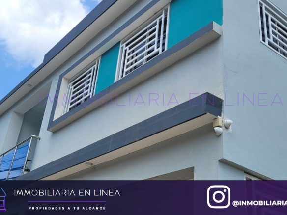 SE ALQUILA APARTAMENTO CON CON ESPACIO AMPLIO Y PARQUEO TECHADO EN 16 MIL PESOS