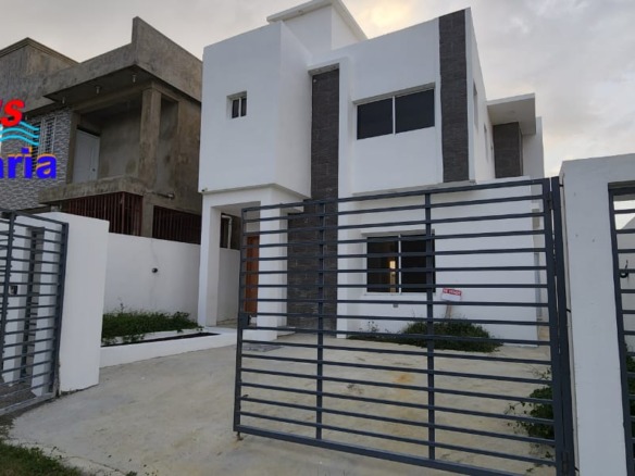 HERMOSA CASA DE VENTA EN NAGUA, SECTOR URBANIZACIÓN ALONZO