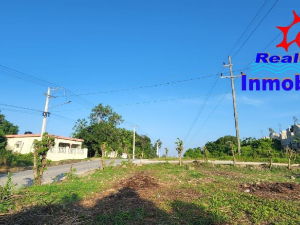 Solar de venta en la Urbanización Tony Lucas carretera Frenito de Nagua