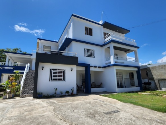 Acogedor Apartamento en Segundo Nivel de Venta en Nueva Nagua II
