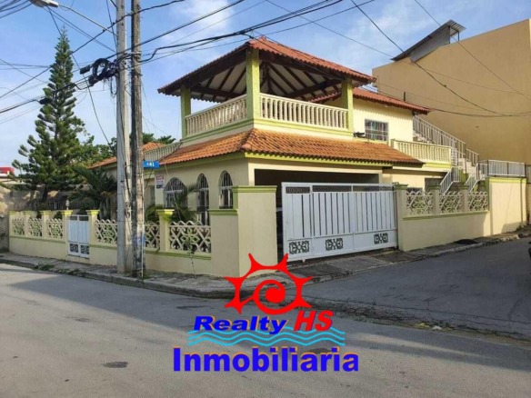 DE OPORTUNIDAD, CASA DE 2 NIVELES DE VENTA EN EL CENTRO CIUDAD DE NAGUA