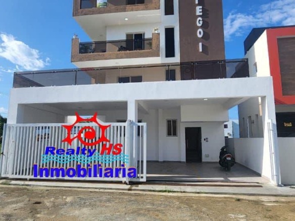 EDIFICIO RESIDENCIAL DE 4 APARTAMENTOS, UN APARTAMENTO POR PISO.