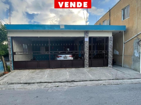 Se vende esta casa en el sector Buenos Aires, detrás del repuesto Pepe.