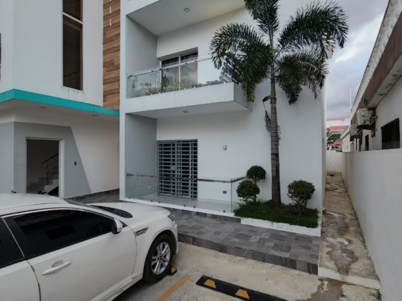 APARTAMENTO DE ALQUILER EN 1ER NIVEL, URB ALONZO, NAGUA.