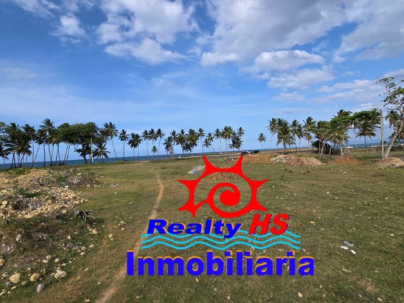 SE ARRIENDA O SE VENDE LOTE DE TERRENO EN LA SALIDA NAGUA CABRERA DE 17,790.84 m2,