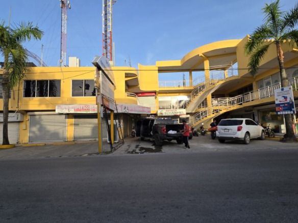 Local Comercial de Venta en Nagua, Ubicado en La Avenida María Trinidad Sanchez en la Plaza Quirino.