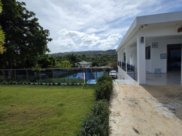Villa de Venta en Cabrera, en Los Altos Fallones de Ballon, con Espetacular Vista al Mar, a pocos Minutos de pLaya el Diamante
