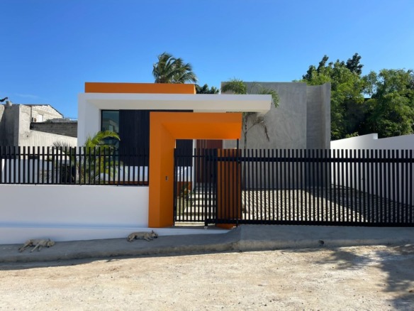 Casa Minimalista, Confortable, con terminación en Primera, de Venta en el Residencial Valeria VNueva Nagua.