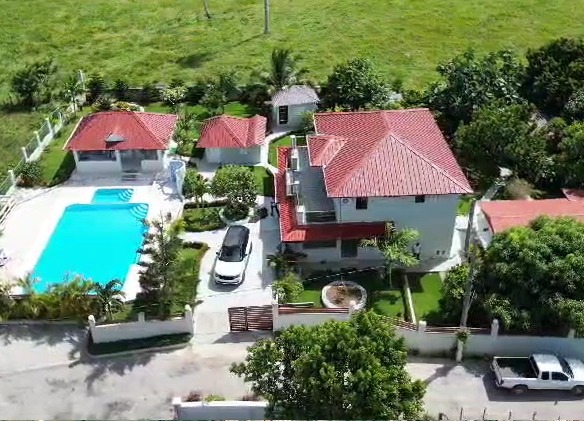 Villa Campestre de Venta en Loma Alta de Cabrera