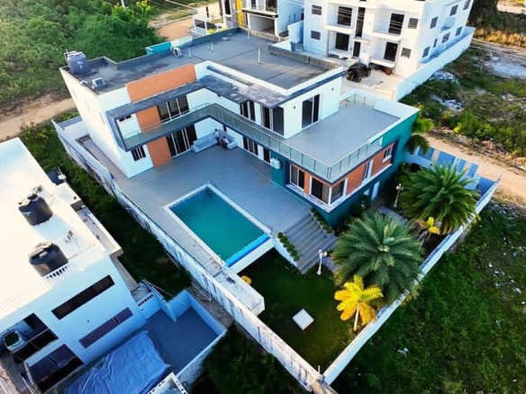 Villa DE Venta En Nagua, Con Eespectacular VISTA AL MAR Y PISCINA INFINITI.