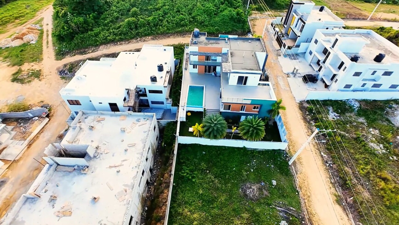Villa DE Venta En Nagua, Con Eespectacular VISTA AL MAR Y PISCINA INFINITI.