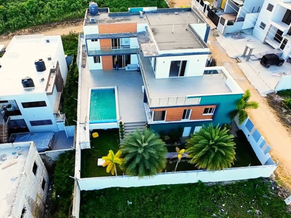 Villa DE Venta En Nagua, Con Eespectacular VISTA AL MAR Y PISCINA INFINITI.