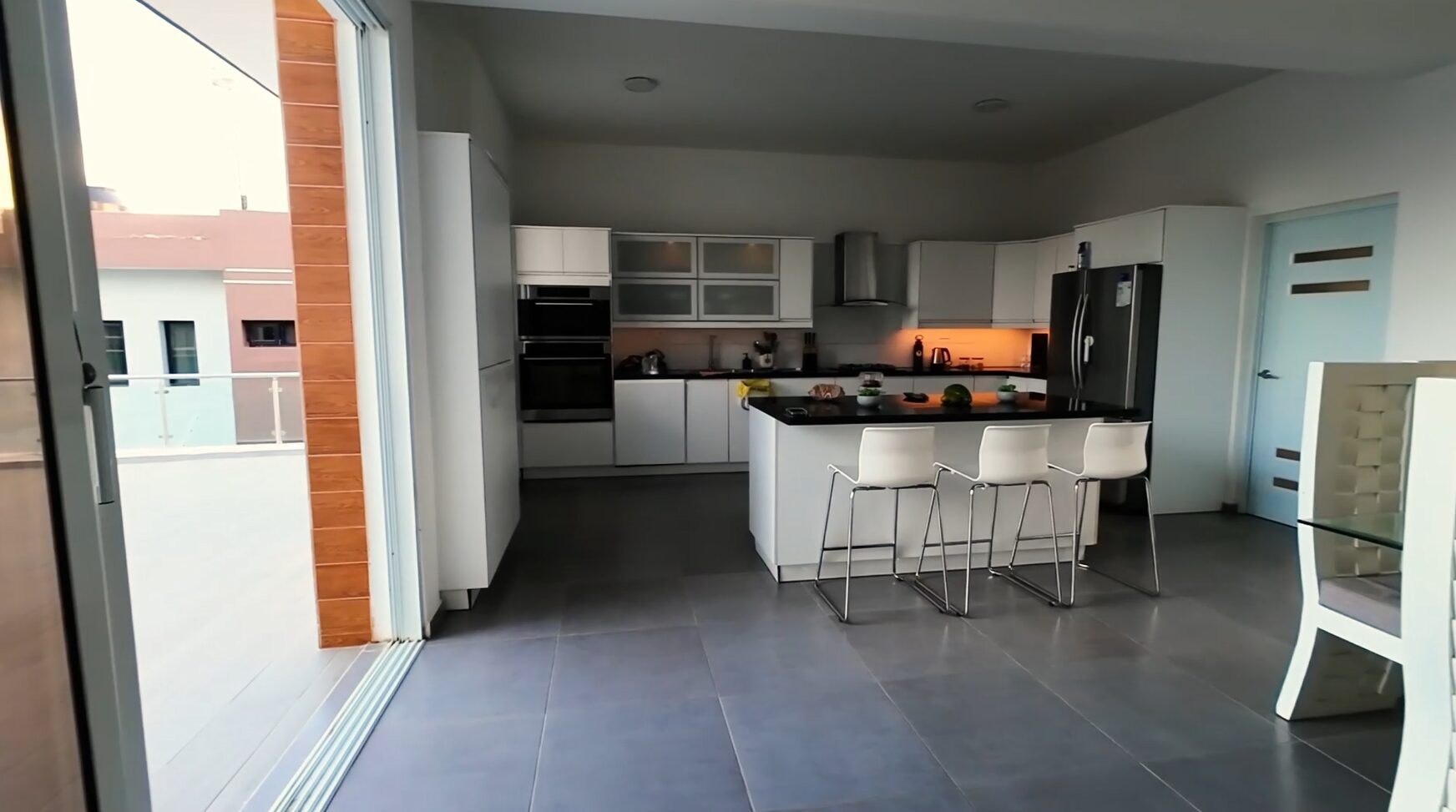 Villa DE Venta En Nagua, Con Eespectacular VISTA AL MAR Y PISCINA INFINITI.