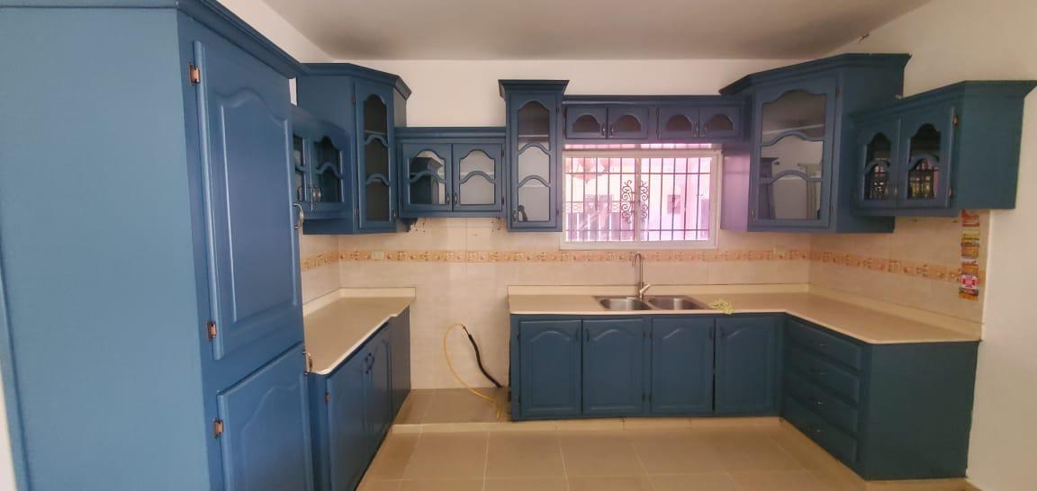 CASA DE VENTA EN LA URBANIZACION BELLA VISTA NAGUA MARIA TRINIDAD SANCHEZ.