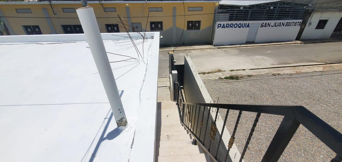 CASA DE VENTA EN LA URBANIZACION BELLA VISTA NAGUA MARIA TRINIDAD SANCHEZ.