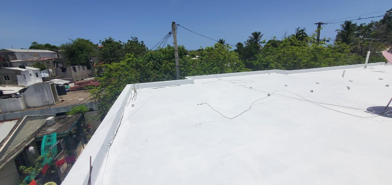 CASA DE VENTA EN LA URBANIZACION BELLA VISTA NAGUA MARIA TRINIDAD SANCHEZ.