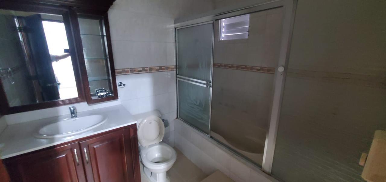 CASA DE VENTA EN LA URBANIZACION BELLA VISTA NAGUA MARIA TRINIDAD SANCHEZ.