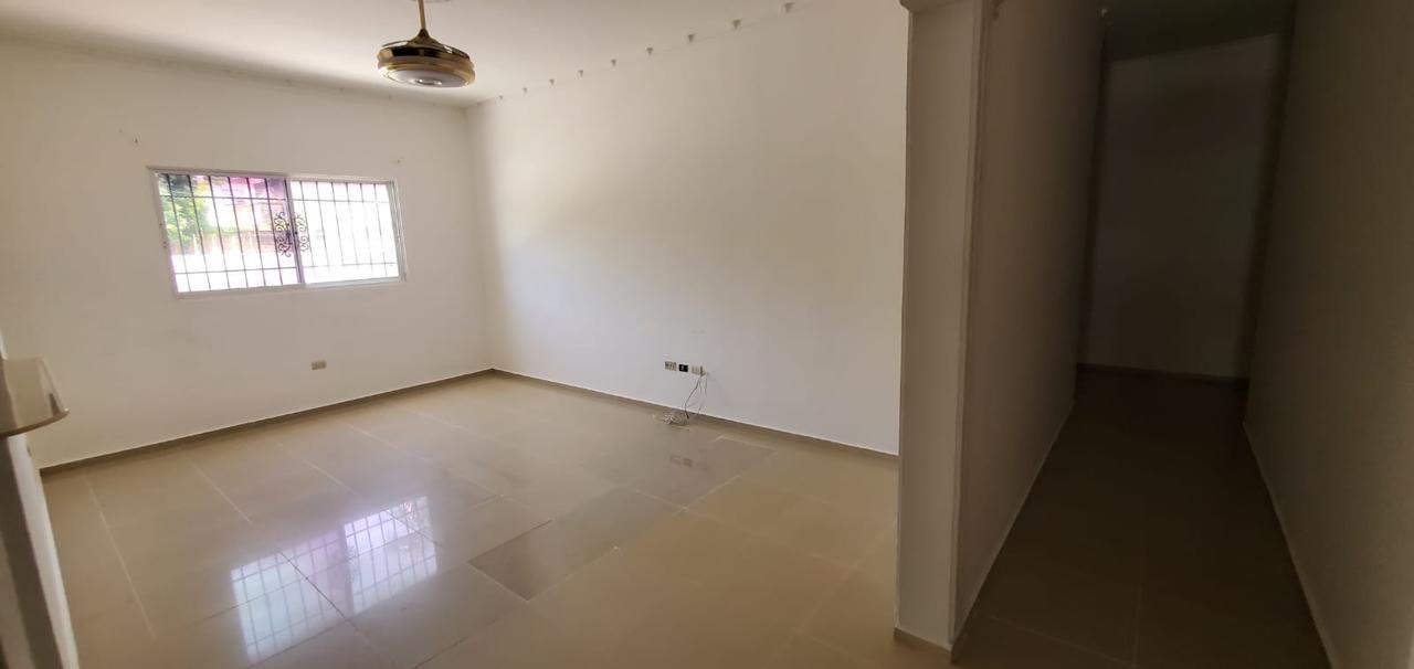 CASA DE VENTA EN LA URBANIZACION BELLA VISTA NAGUA MARIA TRINIDAD SANCHEZ.