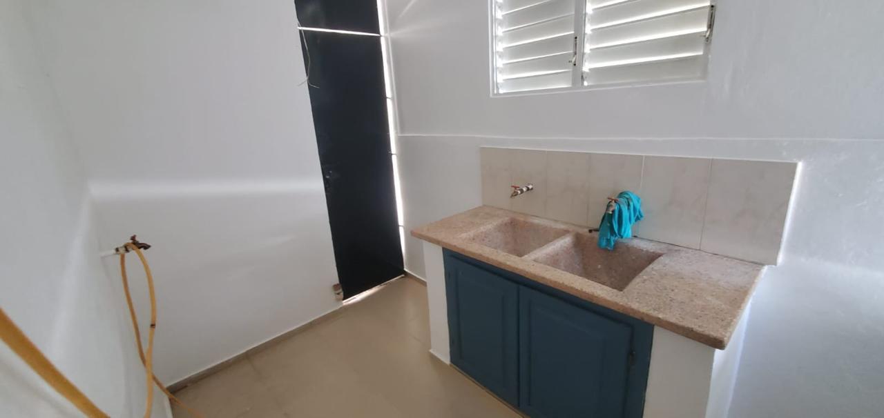 CASA DE VENTA EN LA URBANIZACION BELLA VISTA NAGUA MARIA TRINIDAD SANCHEZ.