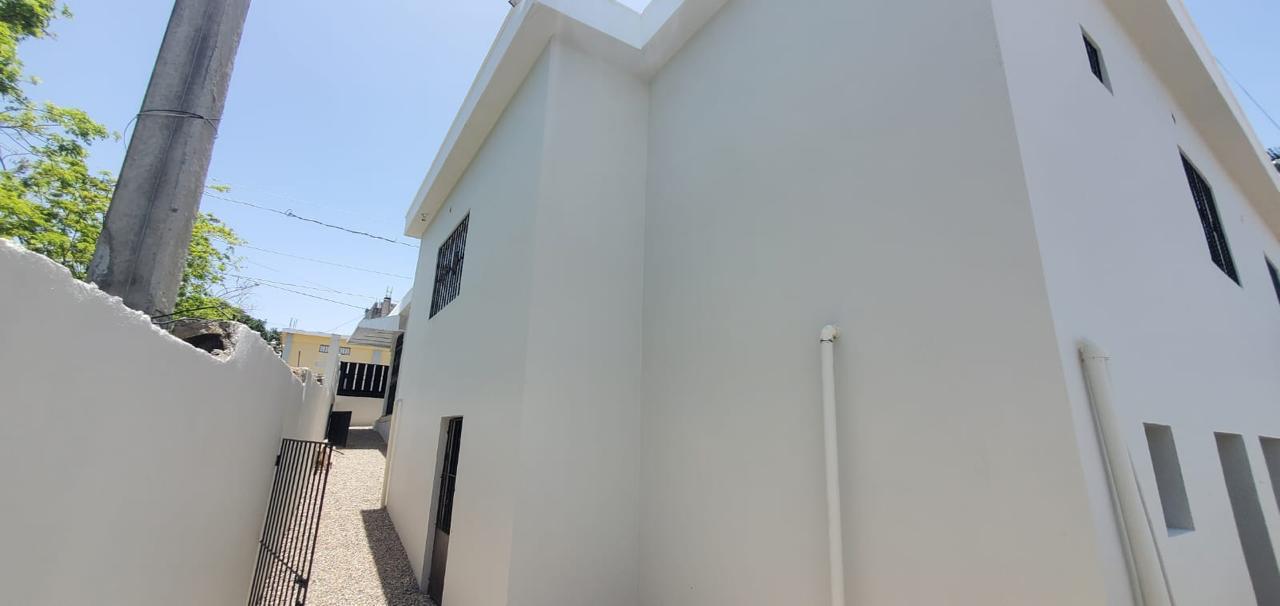 CASA DE VENTA EN LA URBANIZACION BELLA VISTA NAGUA MARIA TRINIDAD SANCHEZ.
