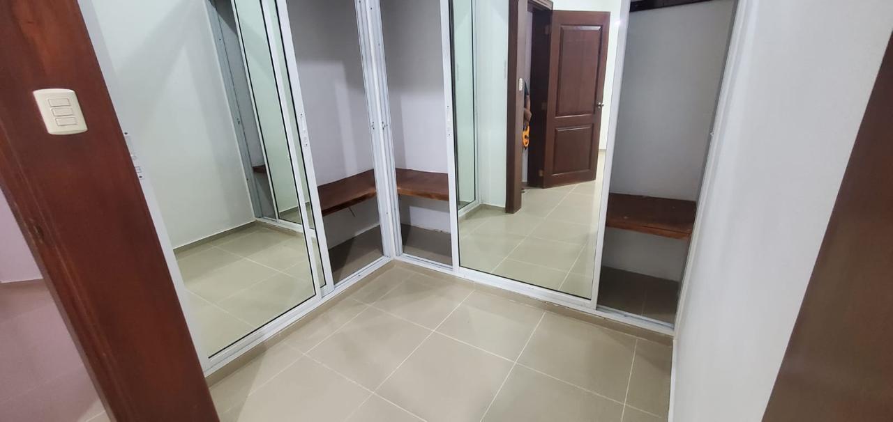 CASA DE VENTA EN LA URBANIZACION BELLA VISTA NAGUA MARIA TRINIDAD SANCHEZ.