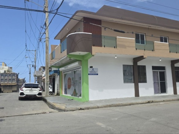EDIFICIO CON LOCAL COMERCIAL EN VENTA EN LA C/DUARTE EN NAGUA MTS.