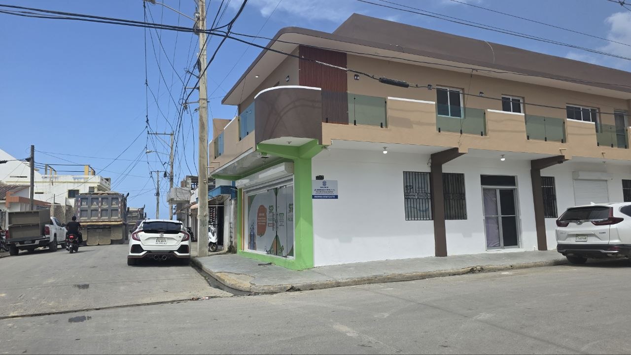 EDIFICIO CON LOCAL COMERCIAL EN VENTA EN LA C/DUARTE EN NAGUA MTS.