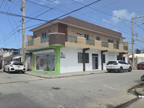 EDIFICIO CON LOCAL COMERCIAL EN VENTA EN LA C/DUARTE EN NAGUA MTS.