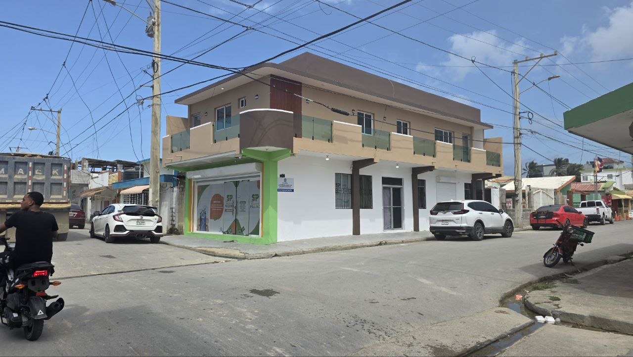 EDIFICIO CON LOCAL COMERCIAL EN VENTA EN LA C/DUARTE EN NAGUA MTS.