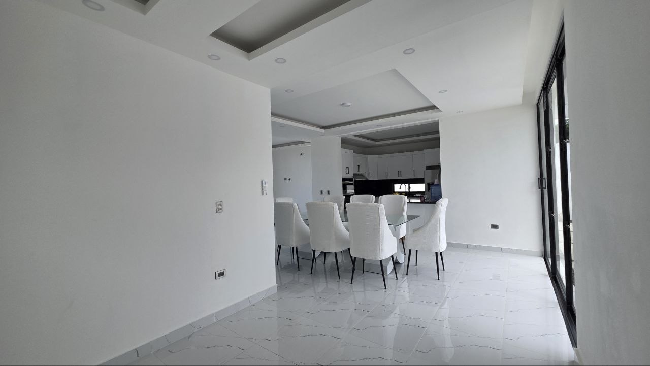 CASA VALERIA 4 EN VENTA EN NUEVA NAGUA, MARIA TRINIDAD SANCHEZ.
