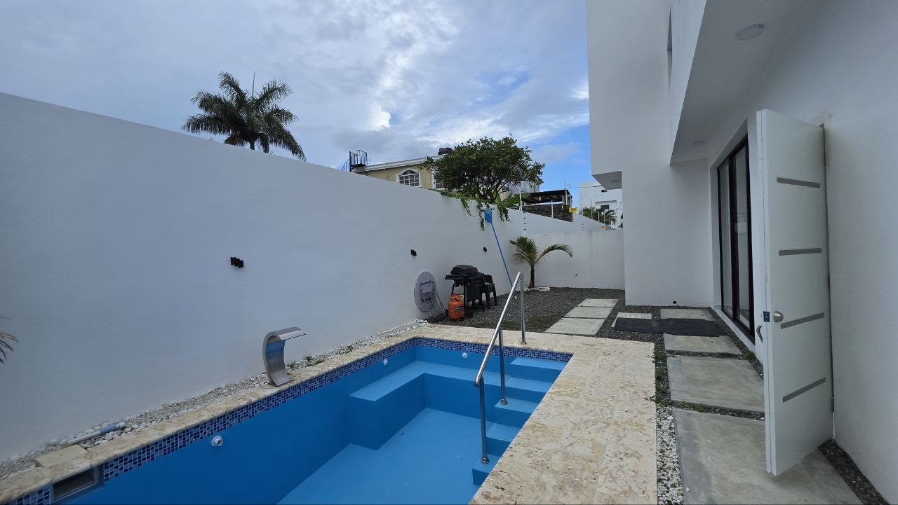 CASA VALERIA 4 EN VENTA EN NUEVA NAGUA, MARIA TRINIDAD SANCHEZ.