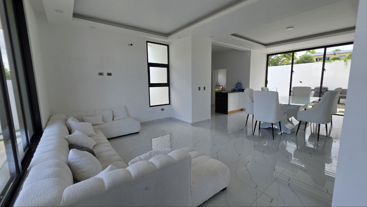 CASA VALERIA 4 EN VENTA EN NUEVA NAGUA, MARIA TRINIDAD SANCHEZ.