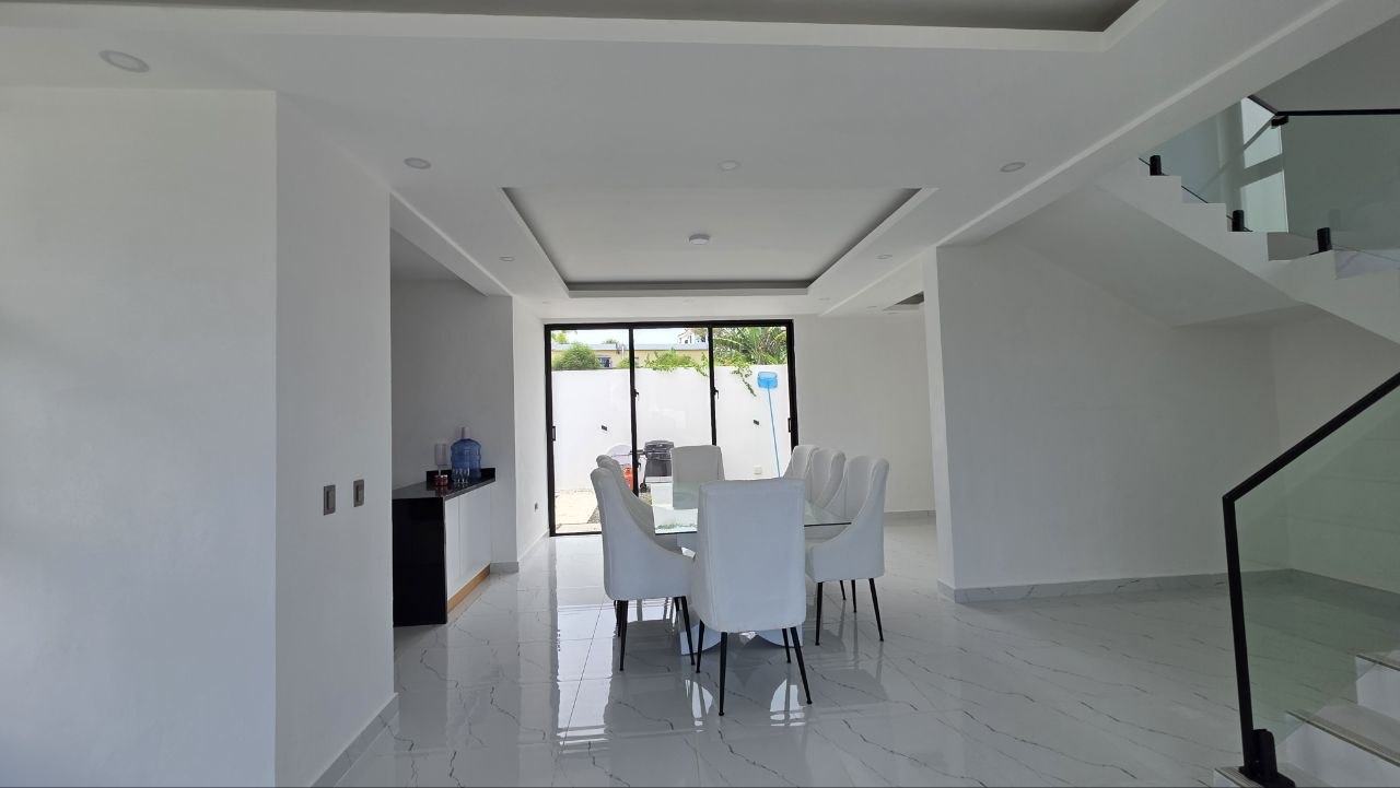 CASA VALERIA 4 EN VENTA EN NUEVA NAGUA, MARIA TRINIDAD SANCHEZ.