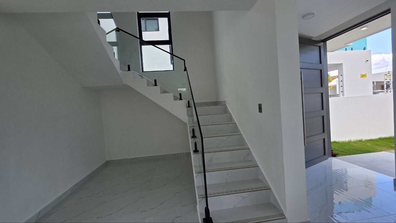 CASA VALERIA 4 EN VENTA EN NUEVA NAGUA, MARIA TRINIDAD SANCHEZ.