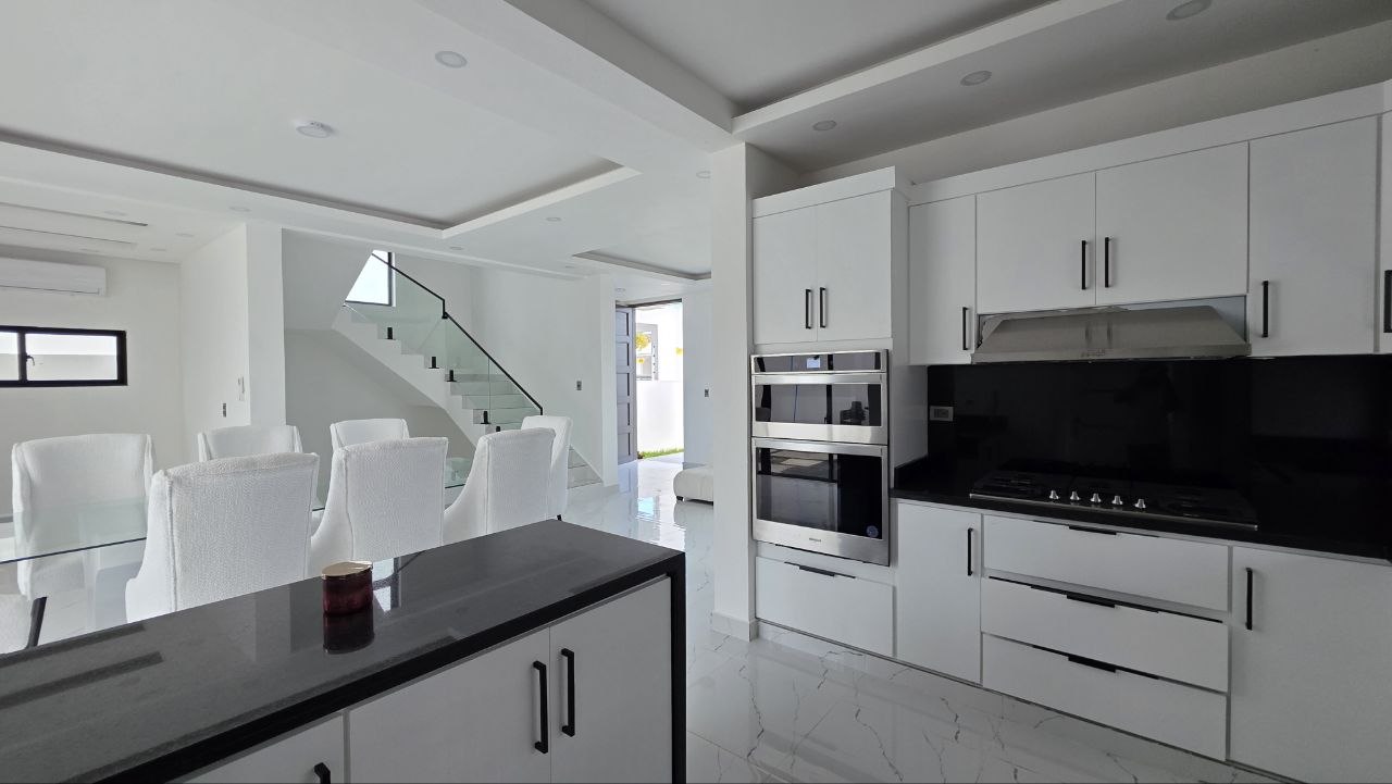 CASA VALERIA 4 EN VENTA EN NUEVA NAGUA, MARIA TRINIDAD SANCHEZ.