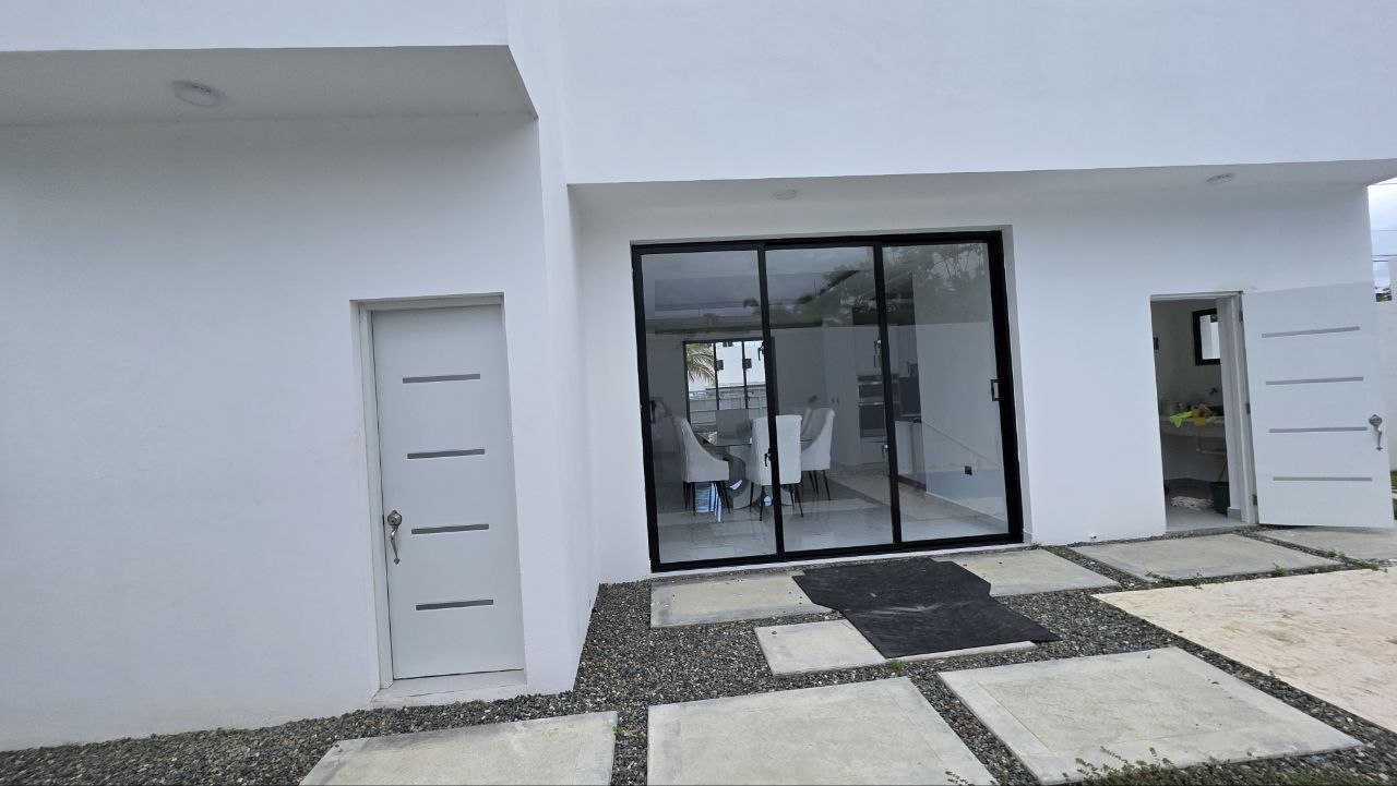 CASA VALERIA 4 EN VENTA EN NUEVA NAGUA, MARIA TRINIDAD SANCHEZ.
