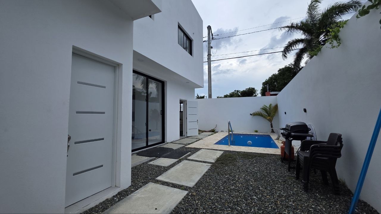 CASA VALERIA 4 EN VENTA EN NUEVA NAGUA, MARIA TRINIDAD SANCHEZ.