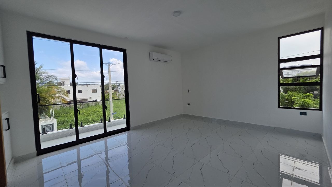 CASA VALERIA 4 EN VENTA EN NUEVA NAGUA, MARIA TRINIDAD SANCHEZ.