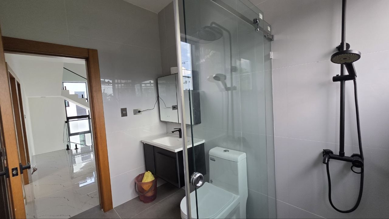 CASA VALERIA 4 EN VENTA EN NUEVA NAGUA, MARIA TRINIDAD SANCHEZ.