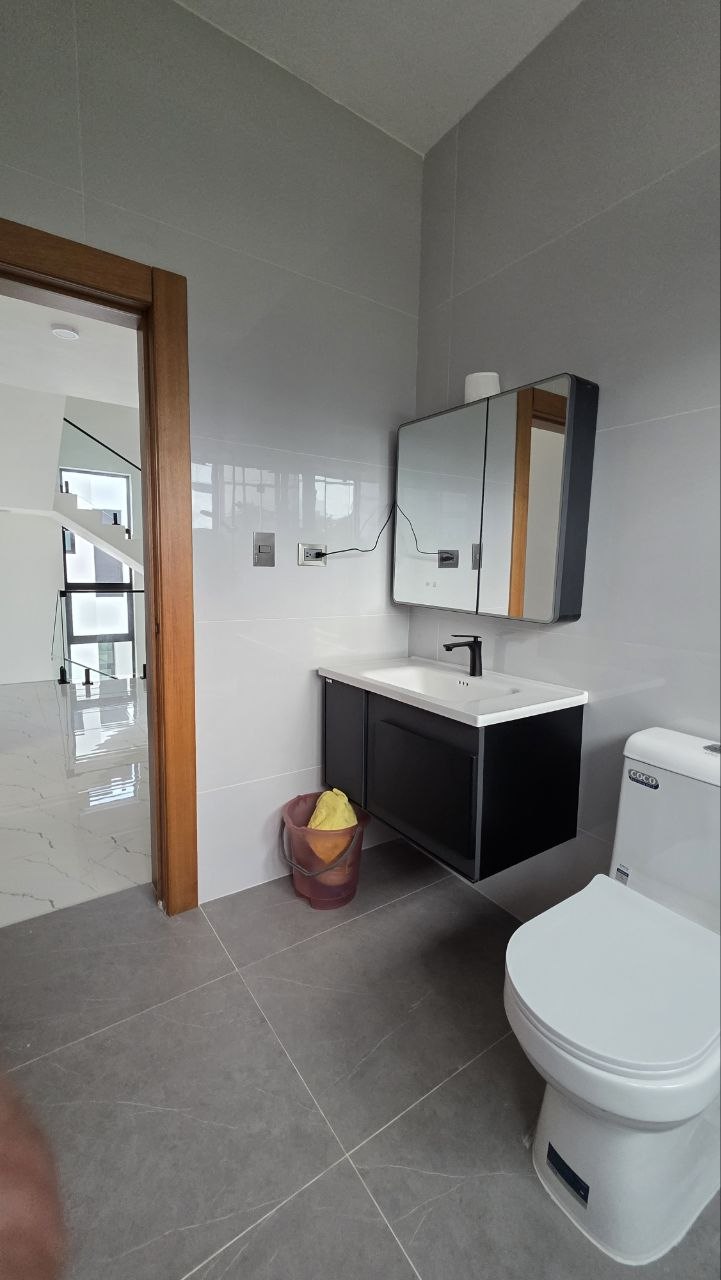 CASA VALERIA 4 EN VENTA EN NUEVA NAGUA, MARIA TRINIDAD SANCHEZ.