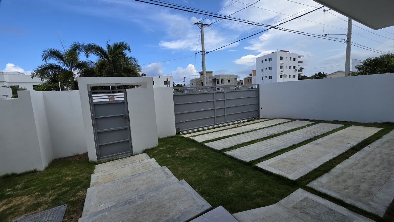 CASA VALERIA 4 EN VENTA EN NUEVA NAGUA, MARIA TRINIDAD SANCHEZ.