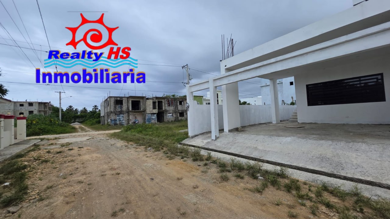 CASA AMARILIS DE VENTA EN URB. ALONZO EN NUEVA NAGUA, NAGUA MARIA TRINIDAD SANCHEZ REPULICA DOMINICANA.